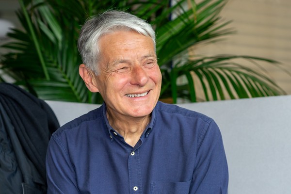 Une vie consacrée à la durabilité : Andreas Baumgartner revient sur son rôle de pionnier, les mutations de la branche et sa fidélité de longue date envers Amstein + Walthert