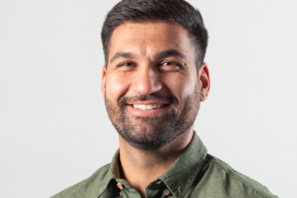 D’un départ tardif à chef de projet – le parcours inspirant de Can Berk Tasdemir