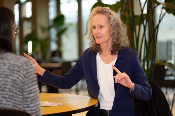 Bâtir l’avenir énergétique : Marianne Zünd nous parle d’innovation, de responsabilité et du rôle d’Amstein + Walthert
