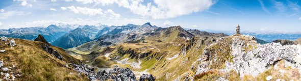 Als Titelbild für den A+W-Blog-Beitrag zum Nachhaltigkeitsbericht 2018 wird eine Berglandschaft gezeigt.